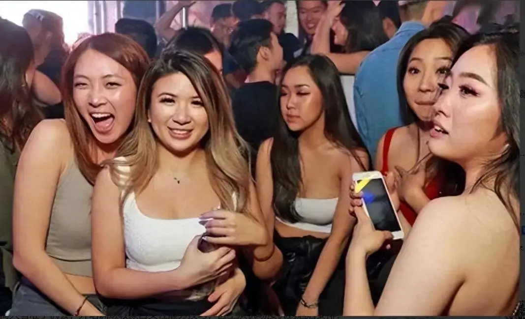 /posts/bagua-menggu-girl/images/v2-bb29240685ef570187a9cdbf96168562_1440w.jpg /posts/bagua-menggu-girl/images/v2-bb29240685ef570187a9cdbf96168562_1440w.jpg